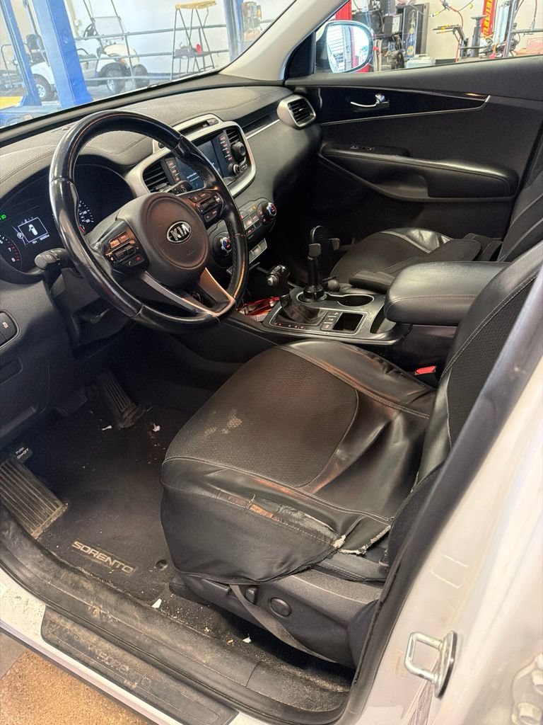 Used 2018 Kia Sorento AWD image 2