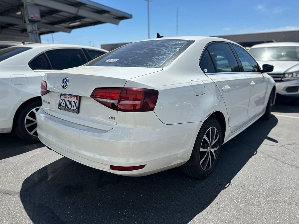 Used 2018 Volkswagen Jetta SE FWD image 4