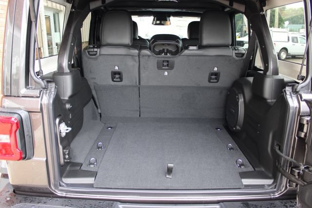 New 2027 Jeep Wrangler Unlimited Rubicon AWD/4WD image 40