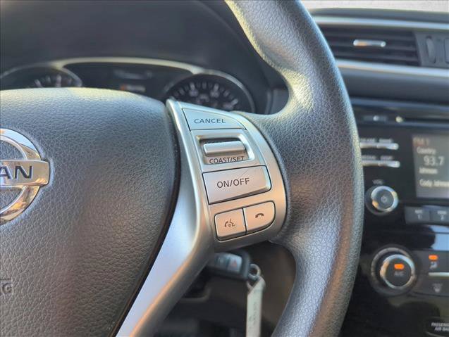 Used 2016 Nissan Rogue S FWD image 17