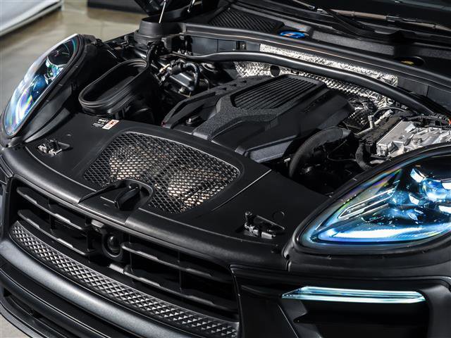 Used 2025 Porsche Macan image 14