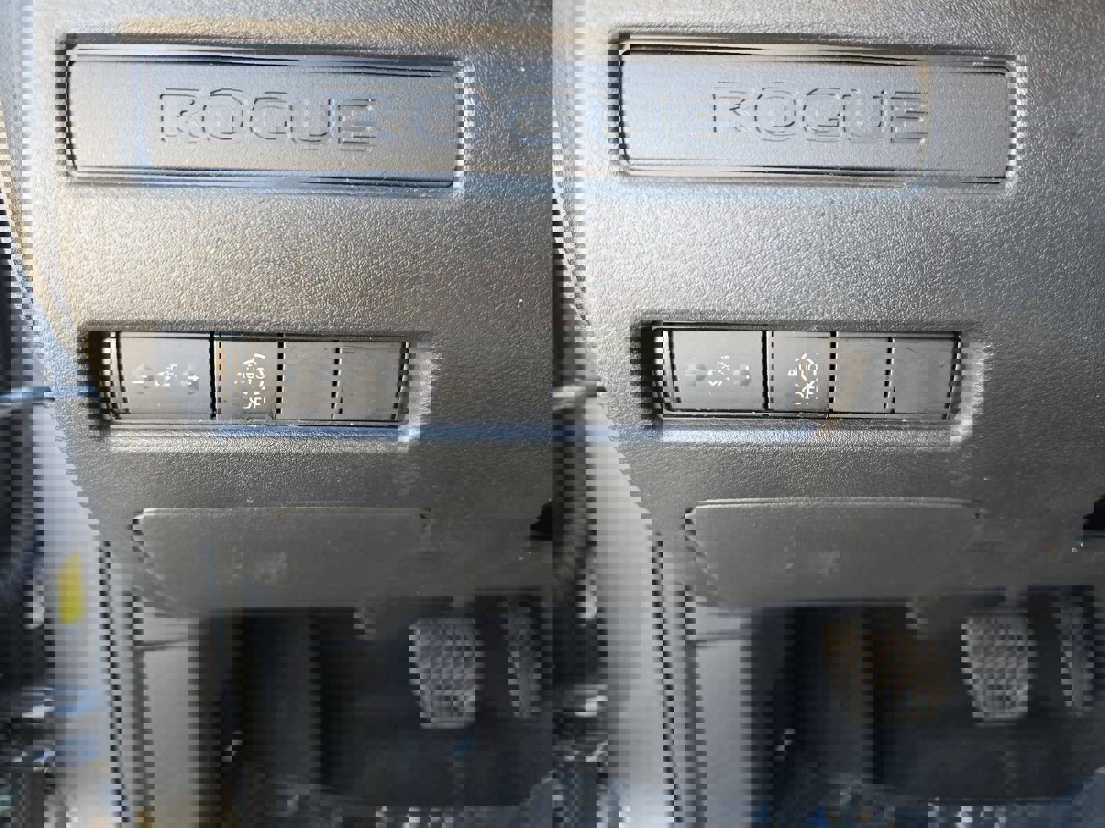 Used 2023 Nissan Rogue S image 28