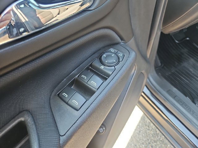 Used 2023 Chevrolet Equinox RS FWD image 12