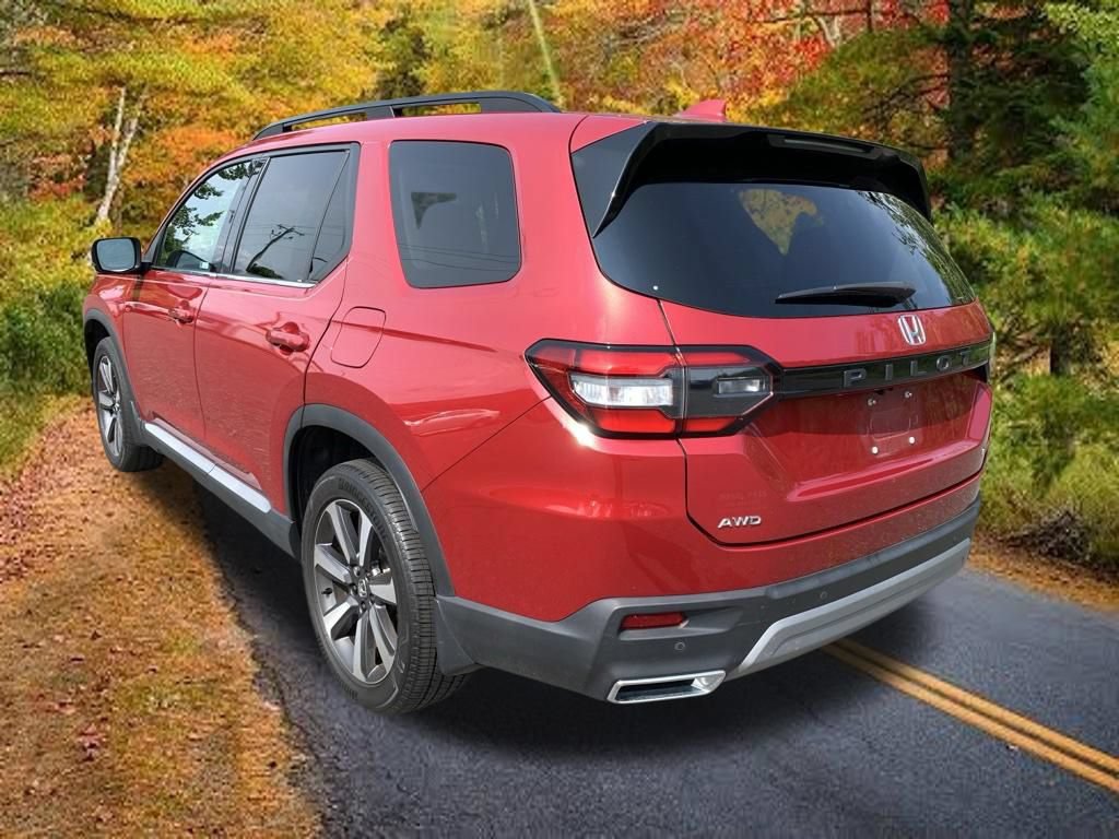 Used 2023 Honda Pilot Touring image 5