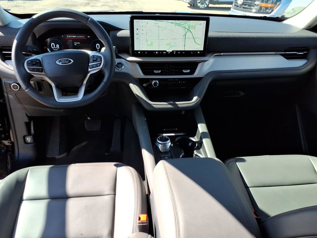 Used 2025 Ford Explorer Active w/ Active Comfort Package AWD/4WD image 12
