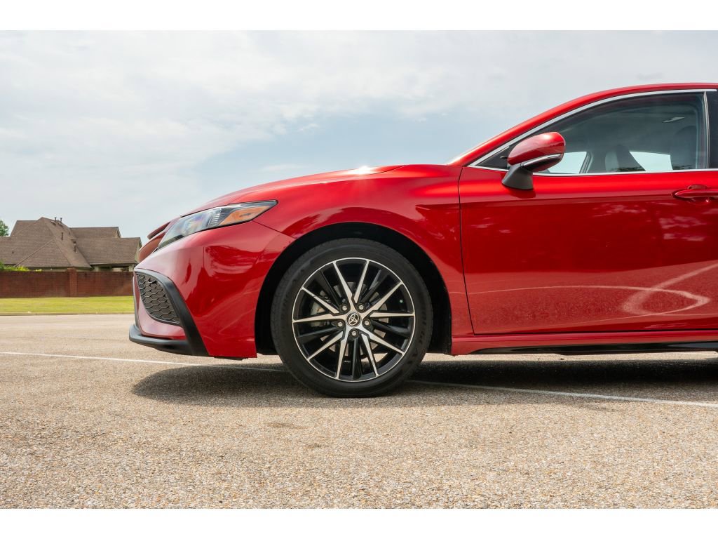 Used 2022 Toyota Camry SE w/ Convenience Package FWD image 10