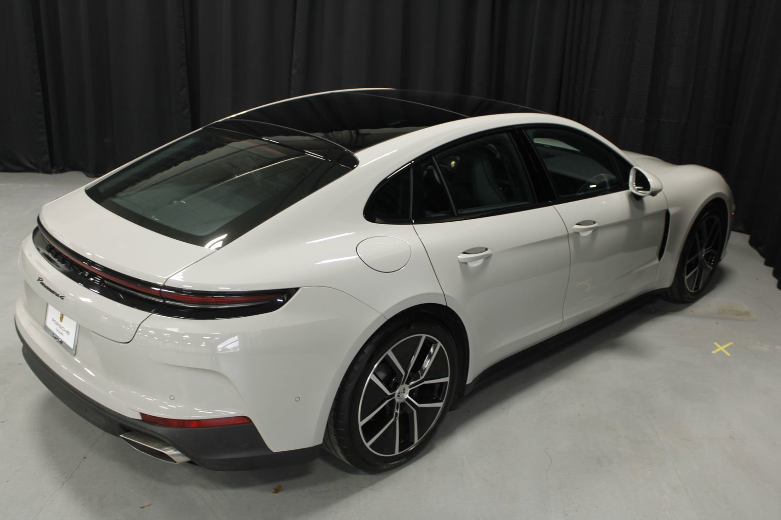 Used 2025 Porsche Panamera 4 image 13