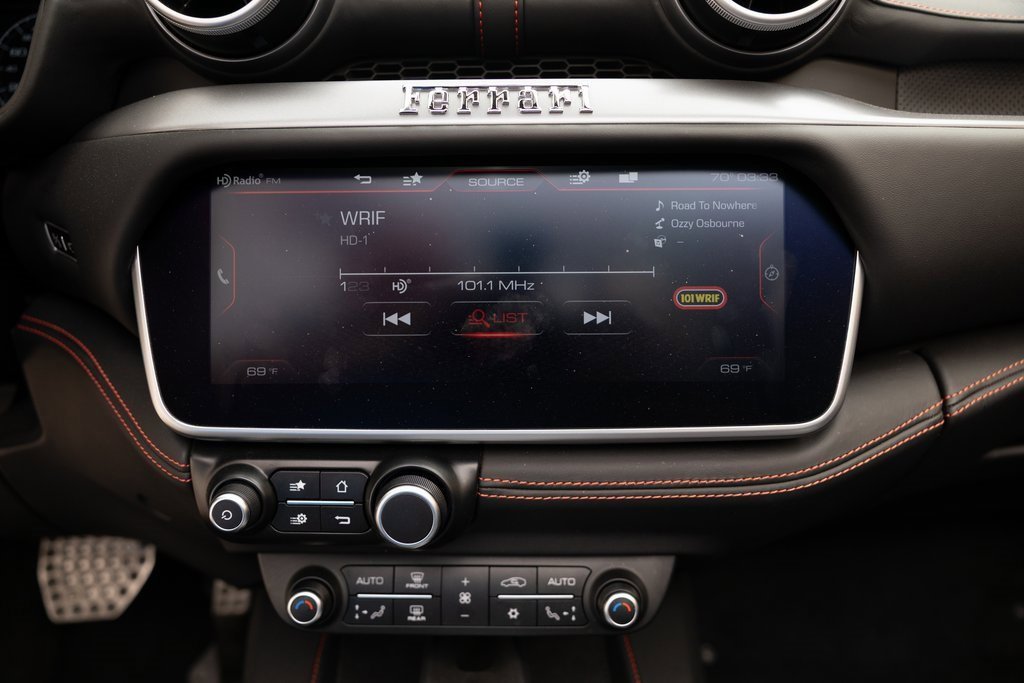 Used 2019 Ferrari Portofino image 36