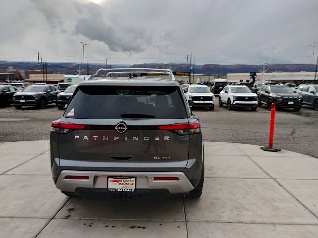 Used 2022 Nissan Pathfinder SL image 5