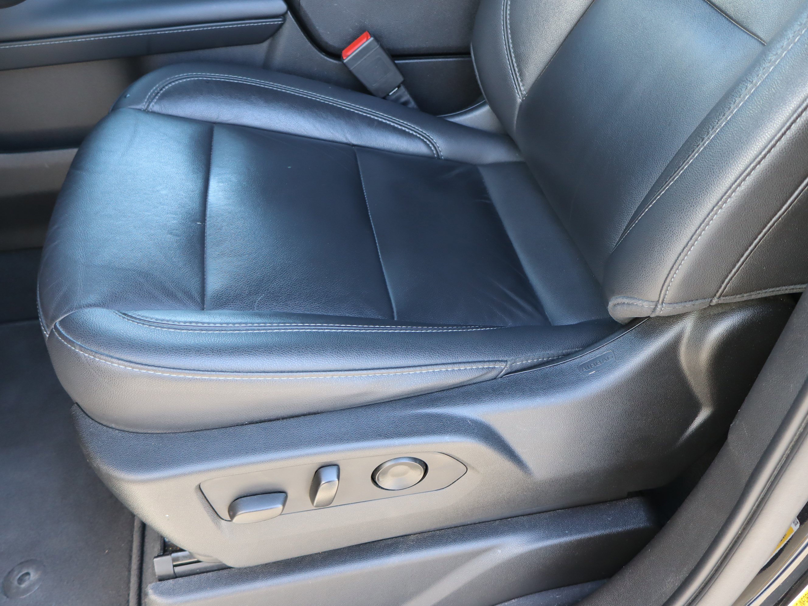 Used 2021 Chevrolet Tahoe Z71 w/ Z71 Off-Road Package image 20