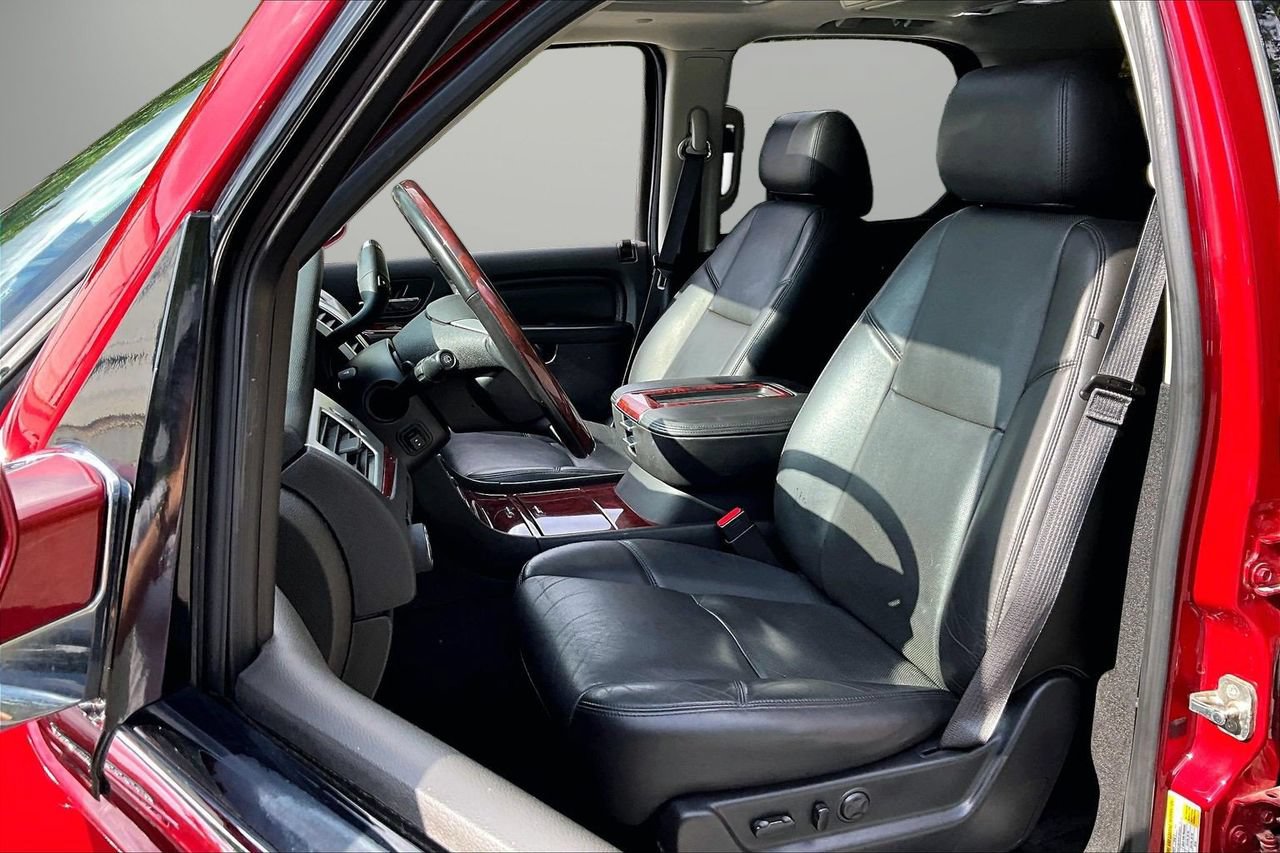 Used 2014 Cadillac Escalade Premium AWD/4WD image 22