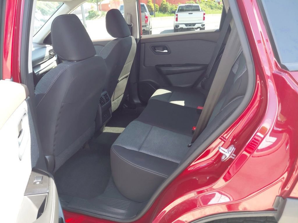 Used 2023 Nissan Rogue SV AWD/4WD image 20