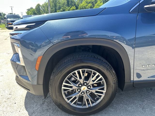 Used 2025 Chevrolet Traverse LT FWD image 36