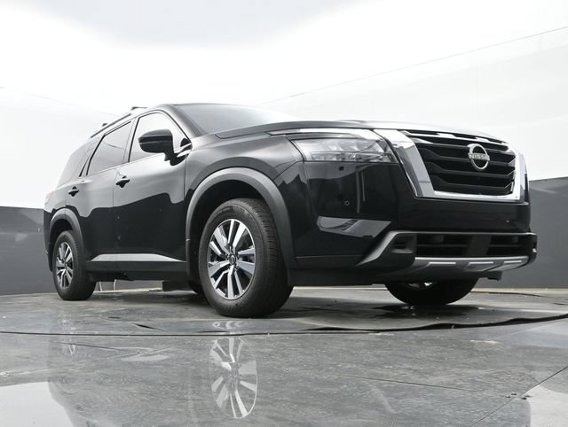 Used 2025 Nissan Pathfinder SL AWD/4WD image 26