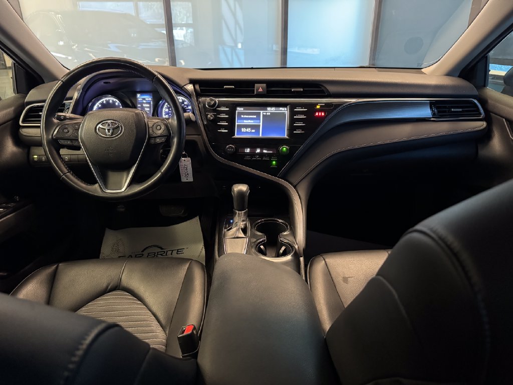 Used 2019 Toyota Camry SE FWD image 9