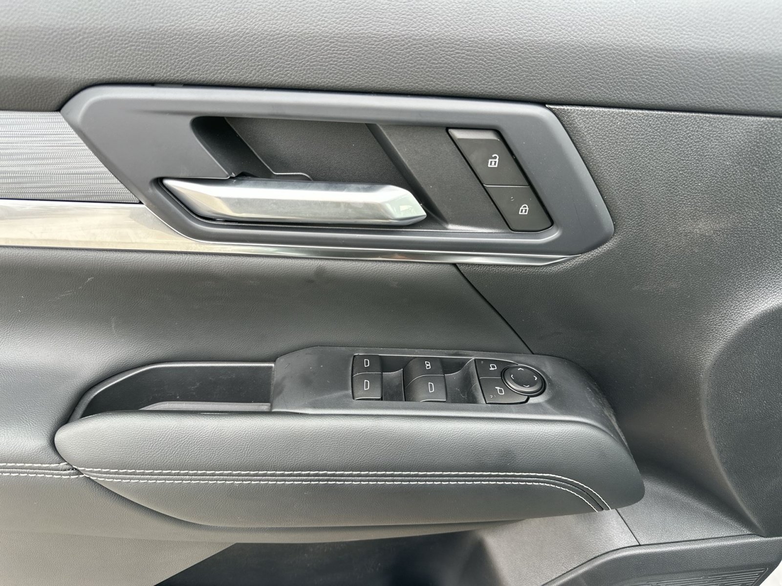 New 2026 GMC Terrain Elevation w/ Technology Package II FWD image 15