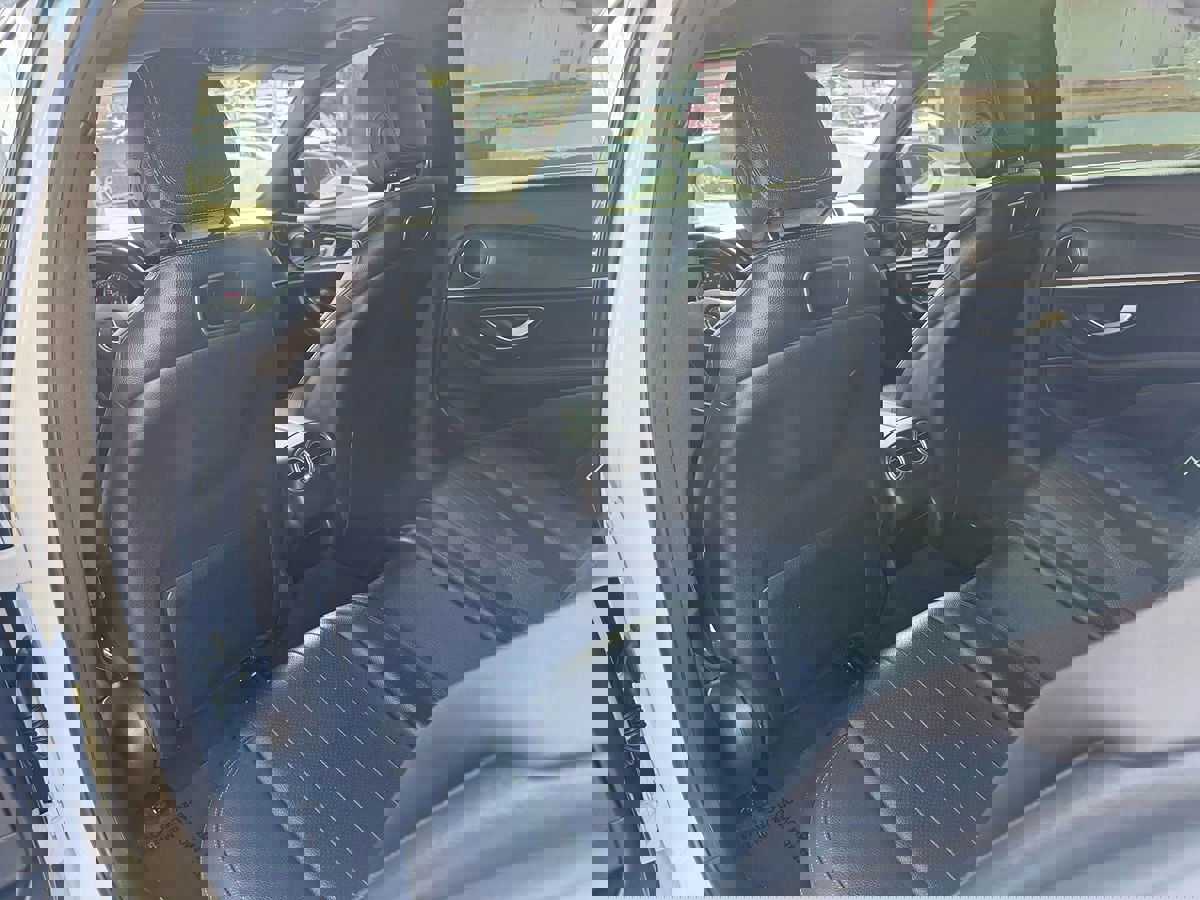 Used 2018 Mercedes-Benz E 300 w/ AMG Line Exterior image 14