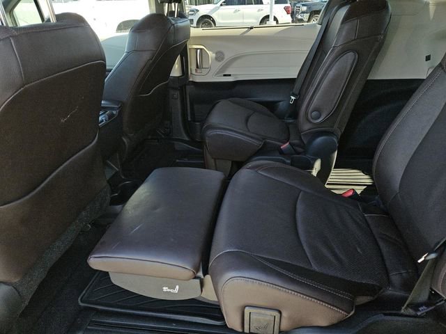 Used 2022 Toyota Sienna Platinum image 30