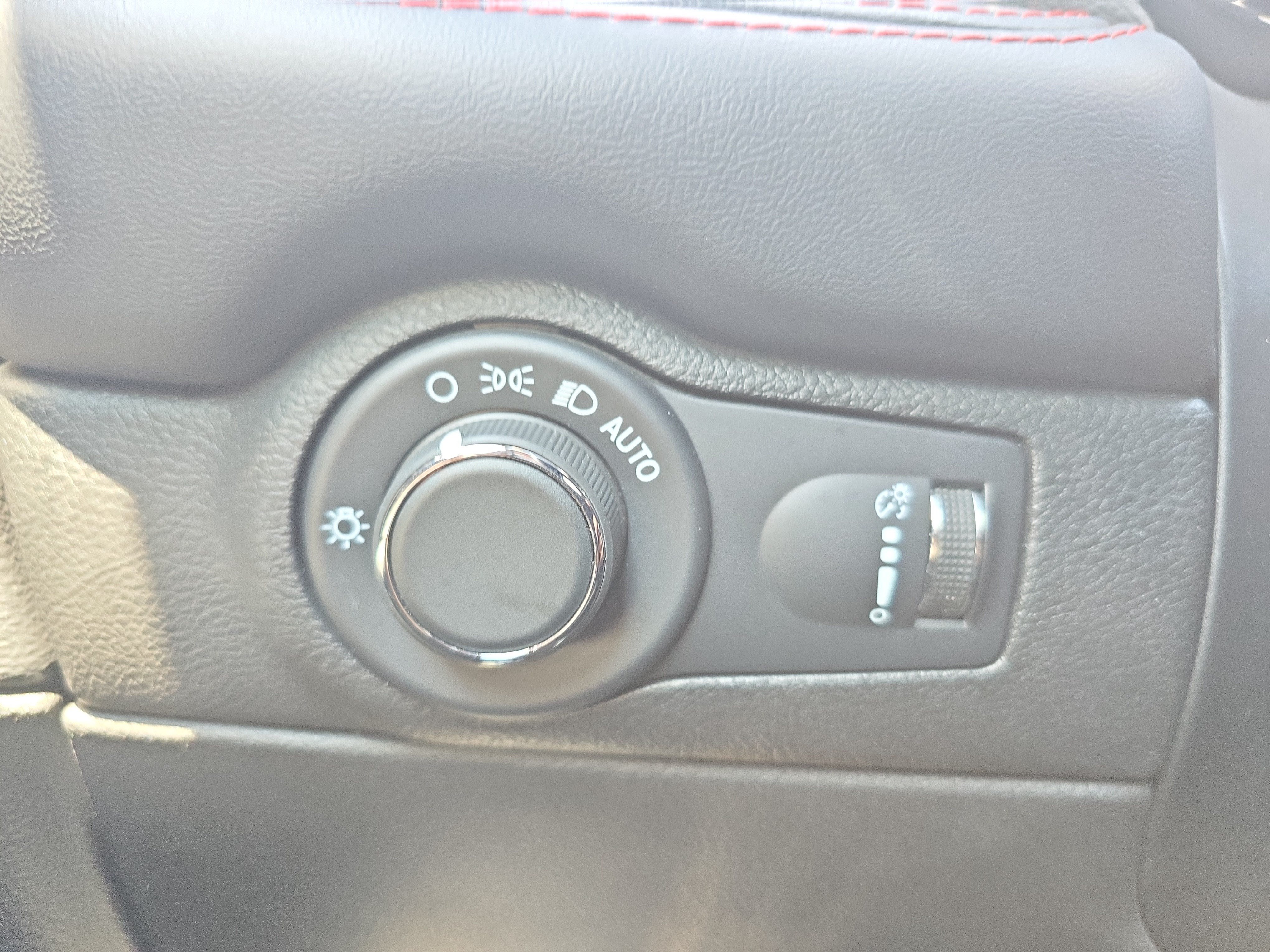 Used 2024 Dodge Durango GT RWD image 24