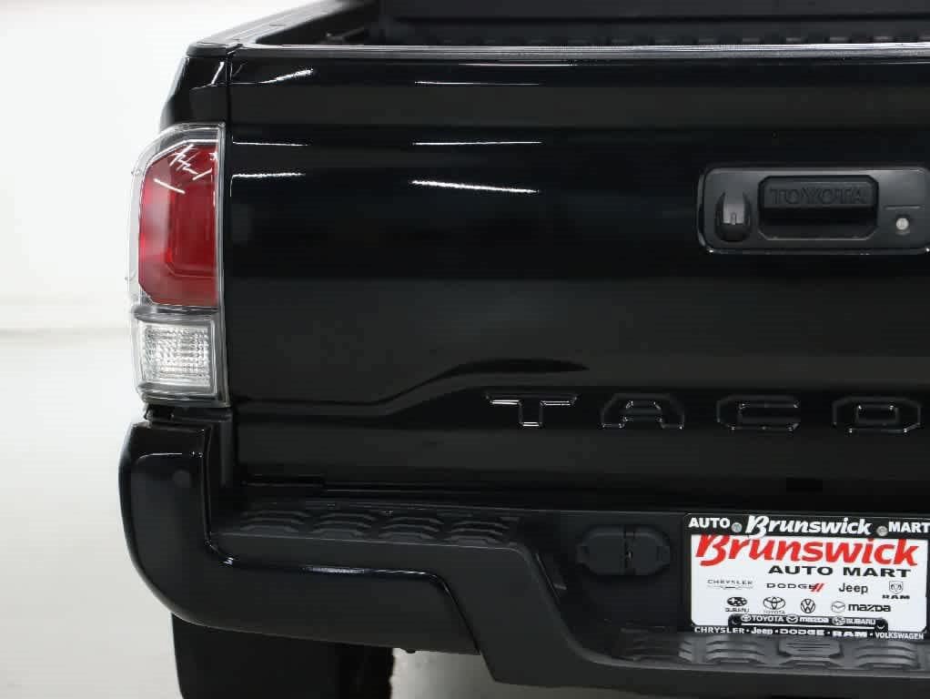 Certified 2020 Toyota Tacoma TRD Off-Road w/ Technology Package AWD/4WD image 42