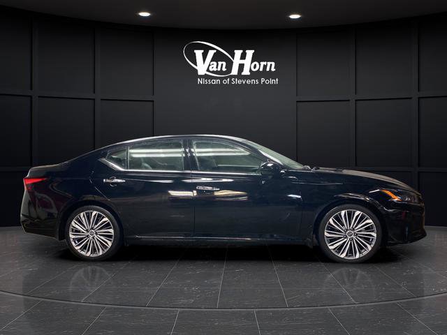 Used 2024 Nissan Altima 2.5 SL image 2