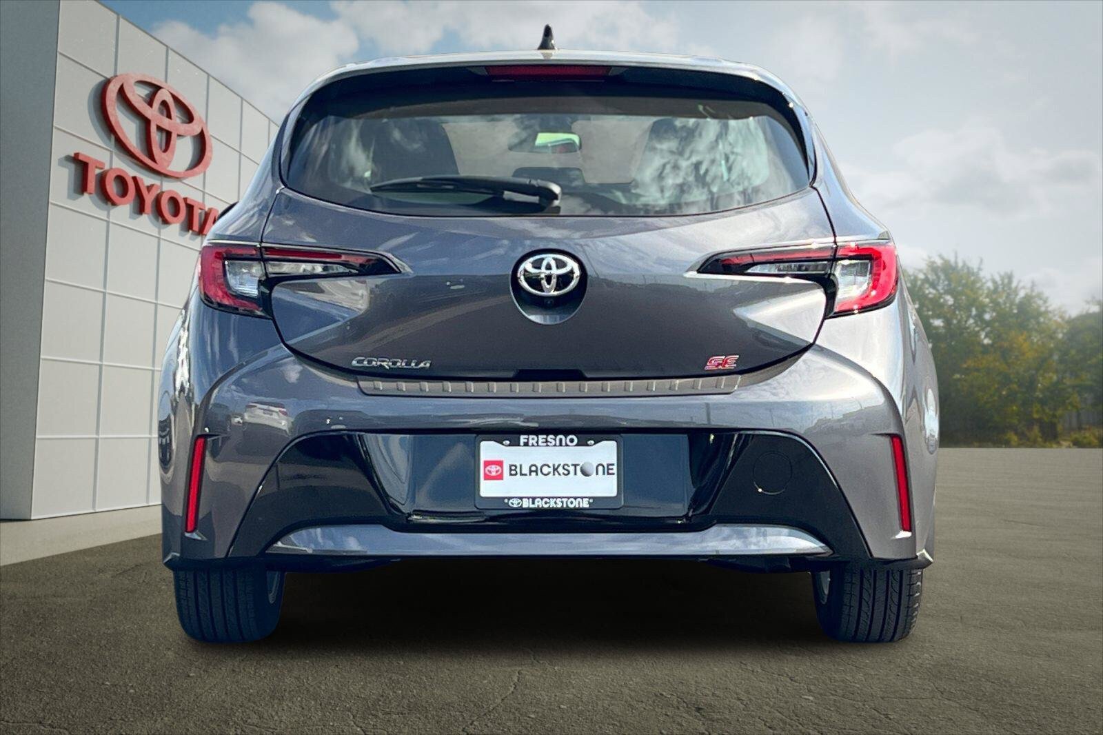 Certified 2027 Toyota Corolla SE w/ SE Premium Package FWD image 4
