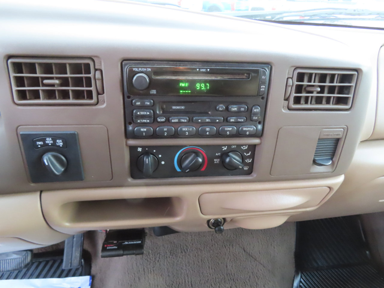 Used 1999 Ford F250 Lariat image 41
