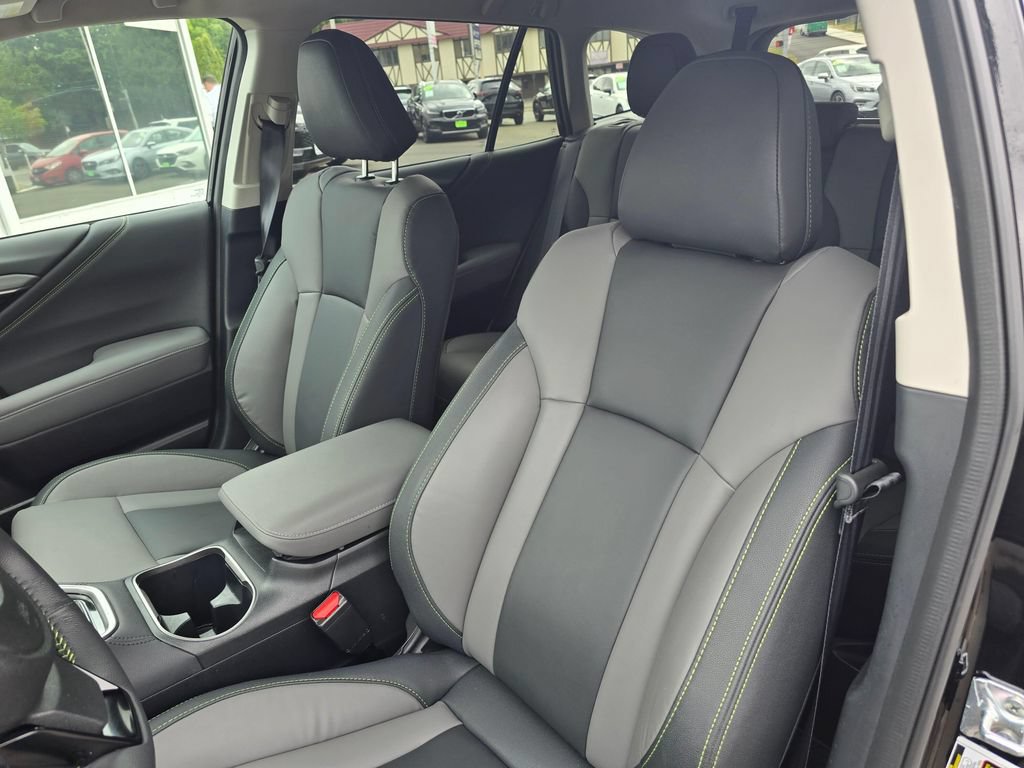 Used 2025 Subaru Outback Onyx Edition AWD/4WD image 23