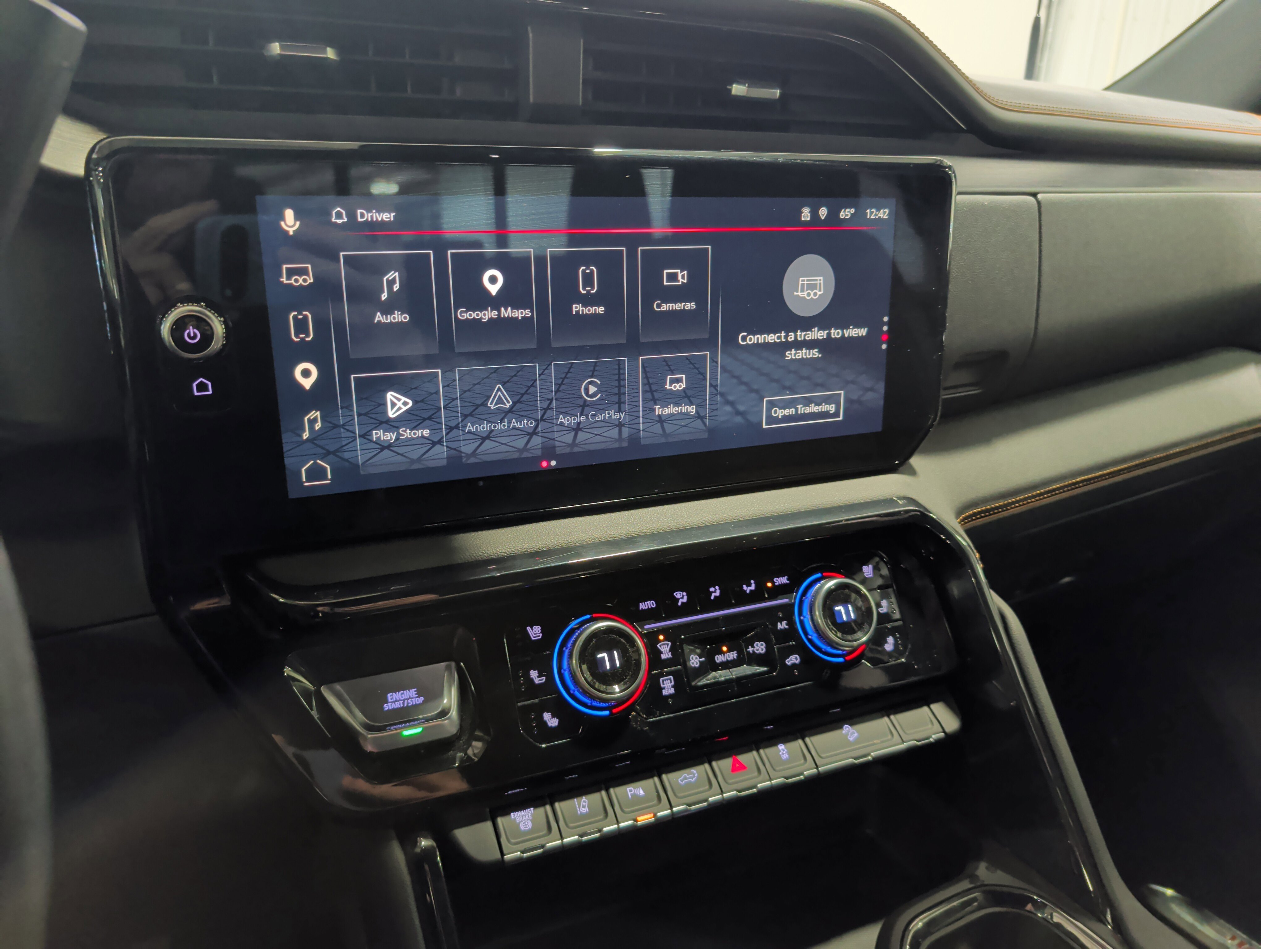 Used 2025 GMC Sierra 3500 AT4 w/ AT4 Premium Plus Package AWD/4WD image 4
