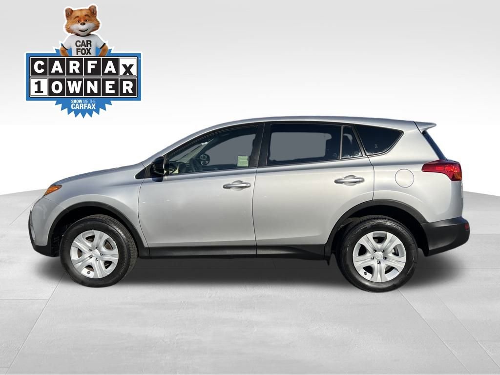 Used 2015 Toyota RAV4 LE image 2