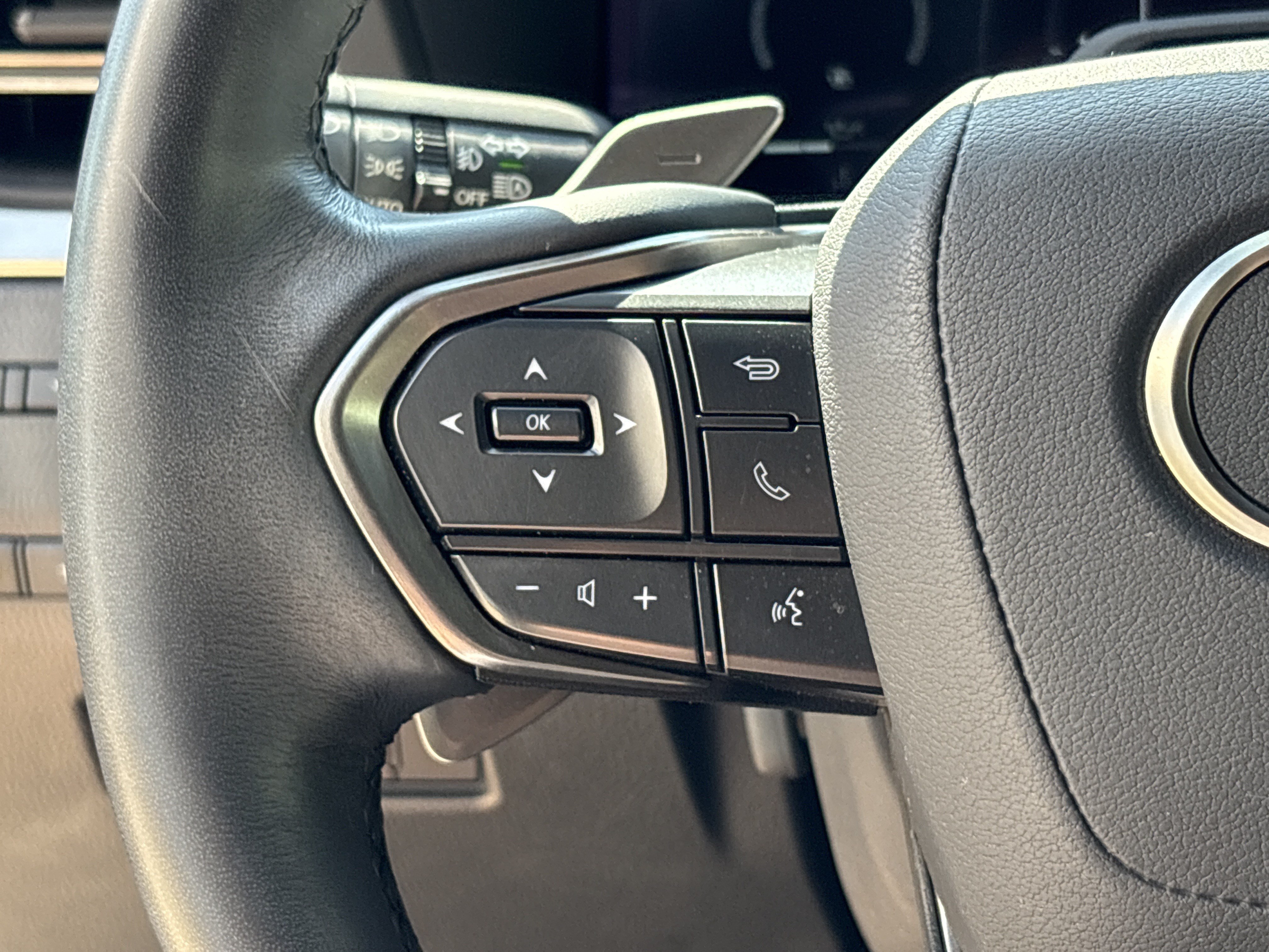 Used 2025 Lexus GX 550 w/ Cold Area Package AWD/4WD image 19