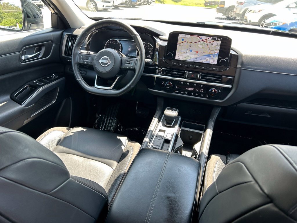 Certified 2022 Nissan Pathfinder SL w/ SL Black Package FWD image 11