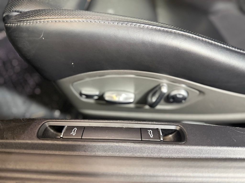 Used 2019 Porsche 911 Carrera 4S AWD/4WD image 18