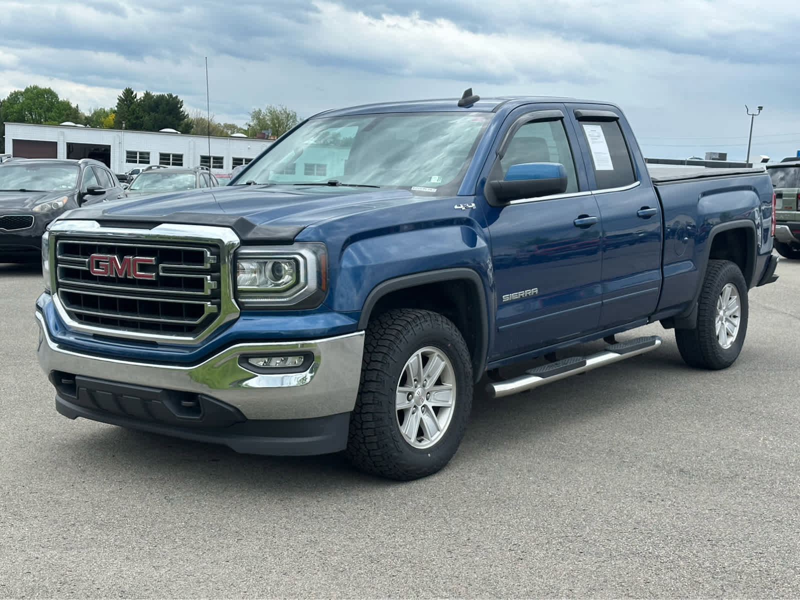 Used 2017 GMC Sierra 1500 SLE w/ SLE Value Package AWD/4WD image 1