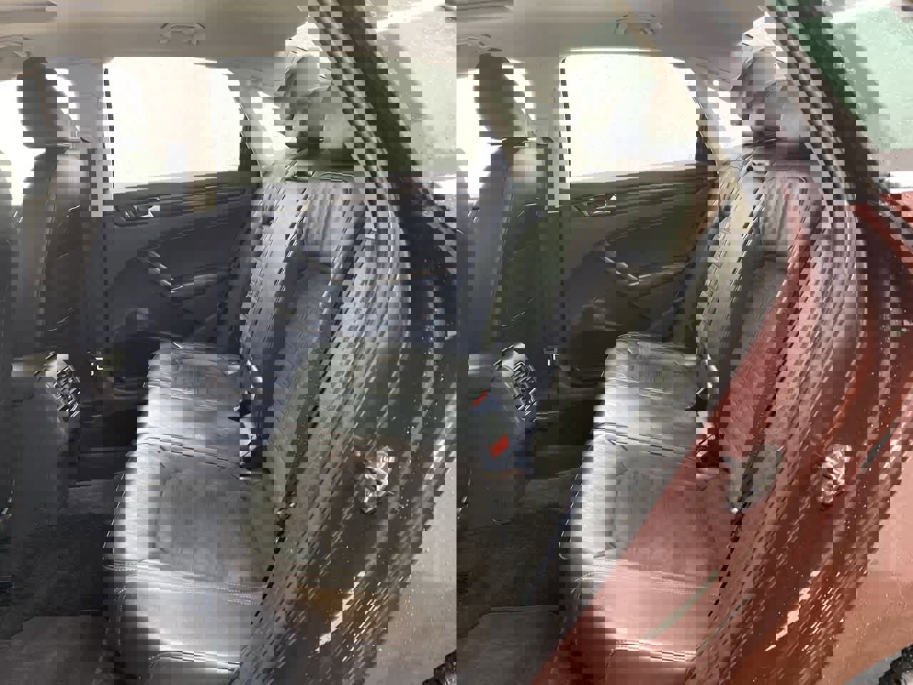 Used 2014 Volkswagen Passat TDI SEL Premium image 18