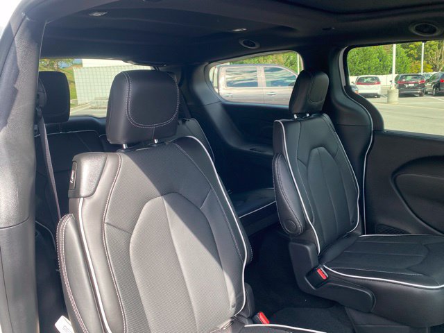 New 2026 Chrysler Pacifica Limited AWD/4WD image 35