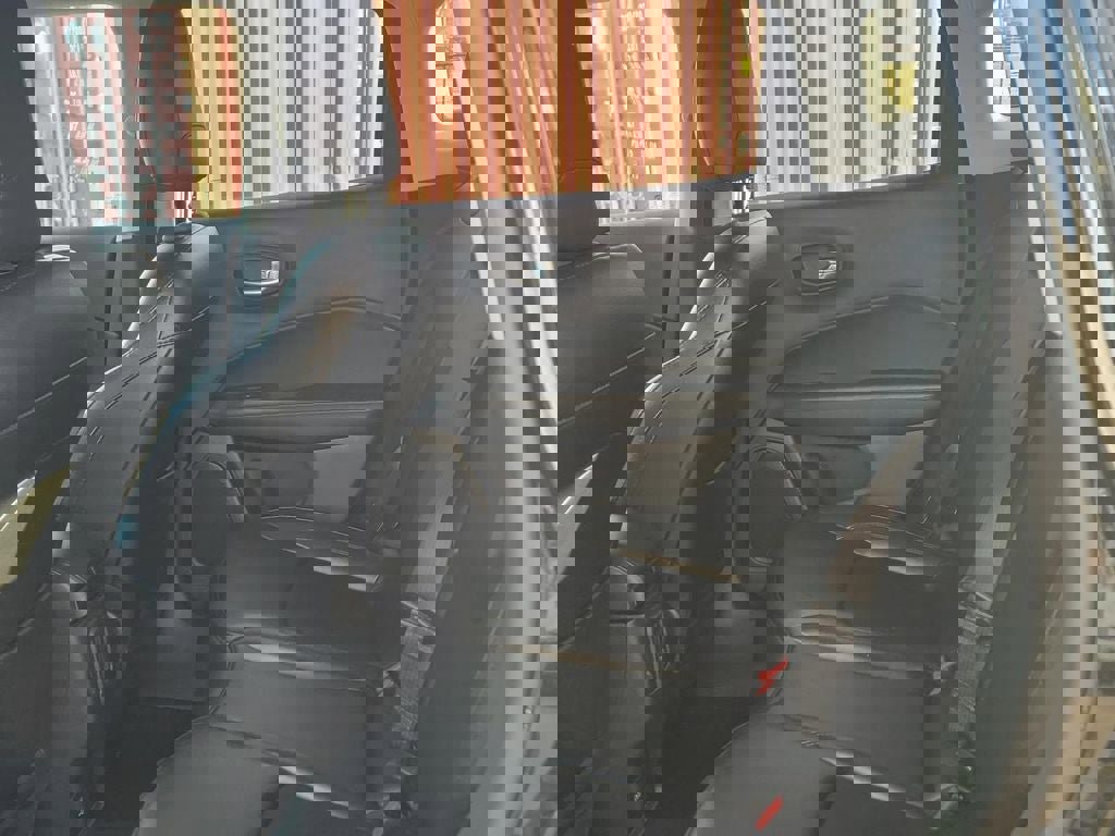 Used 2020 Jeep Compass Latitude image 16