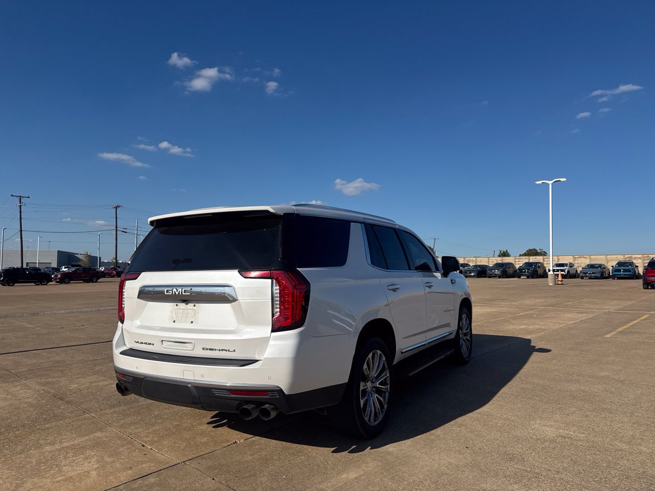Used 2021 GMC Yukon Denali w/ LPO, Illumination Package AWD/4WD image 26