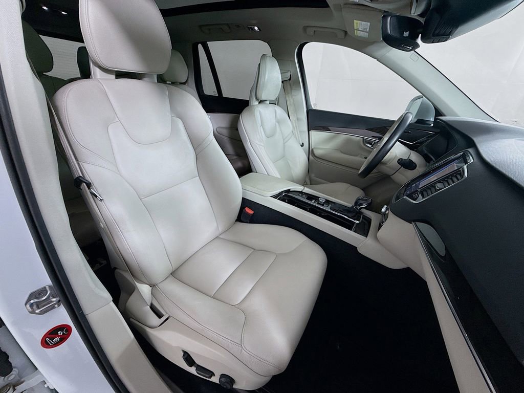 Used 2018 Volvo XC90 T6 Momentum w/ Convenience Package image 28