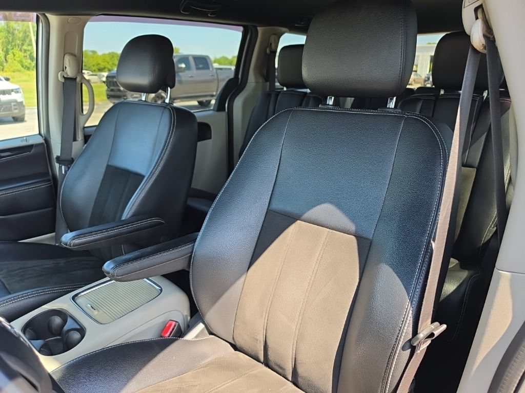 Certified 2019 Dodge Grand Caravan SXT FWD image 18