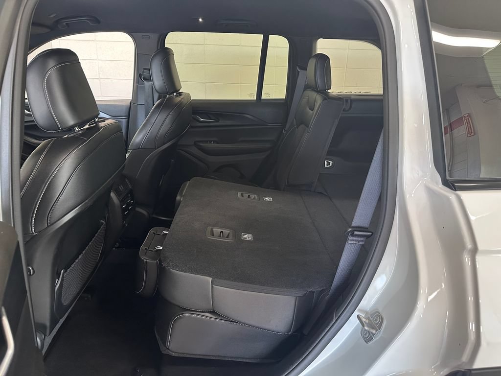 Certified 2023 Jeep Grand Cherokee Altitude AWD/4WD image 38