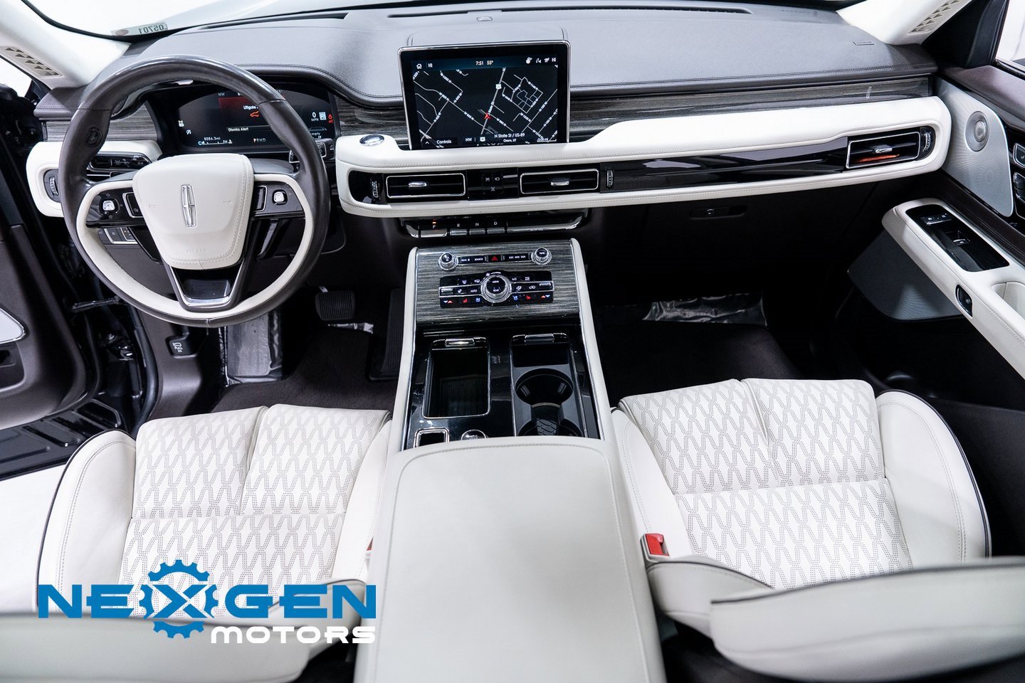 Used 2022 Lincoln Aviator Black Label w/ Dynamic Handling Package image 11