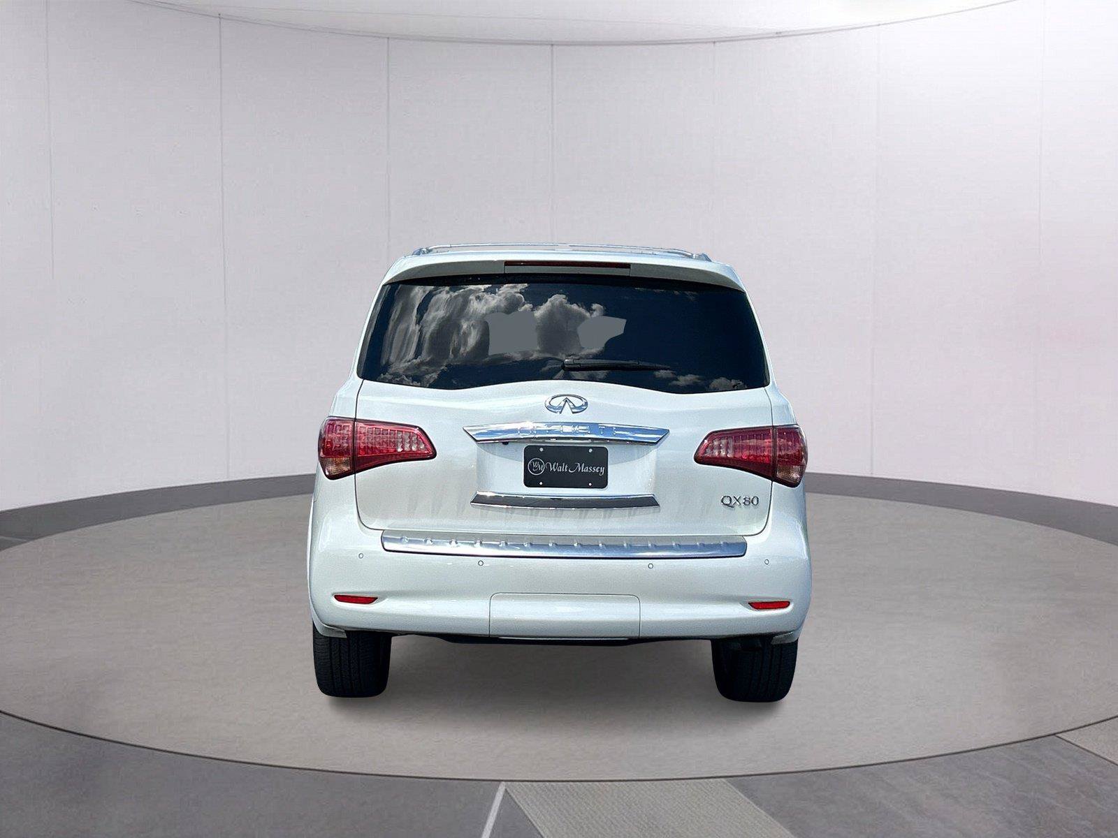 Used 2015 INFINITI QX80 4WD w/ Deluxe Technology Package image 4