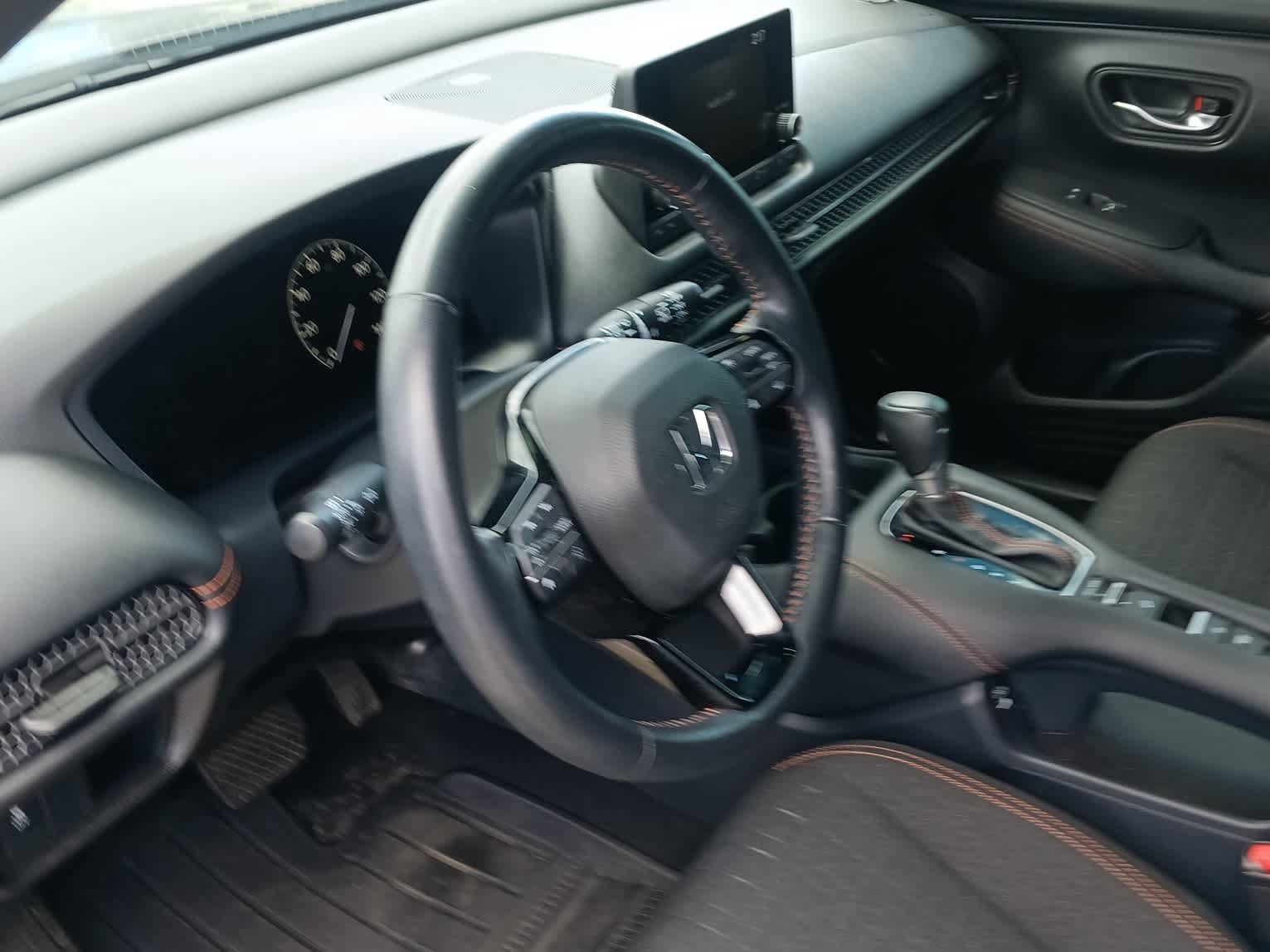 Used 2025 Honda HR-V Sport image 9