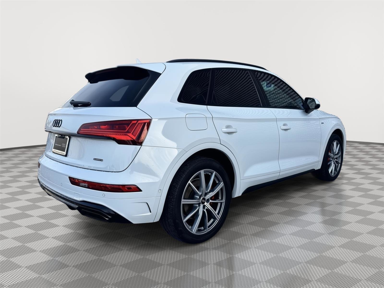 Used 2024 Audi Q5 e Prestige w/ Prestige Package image 5