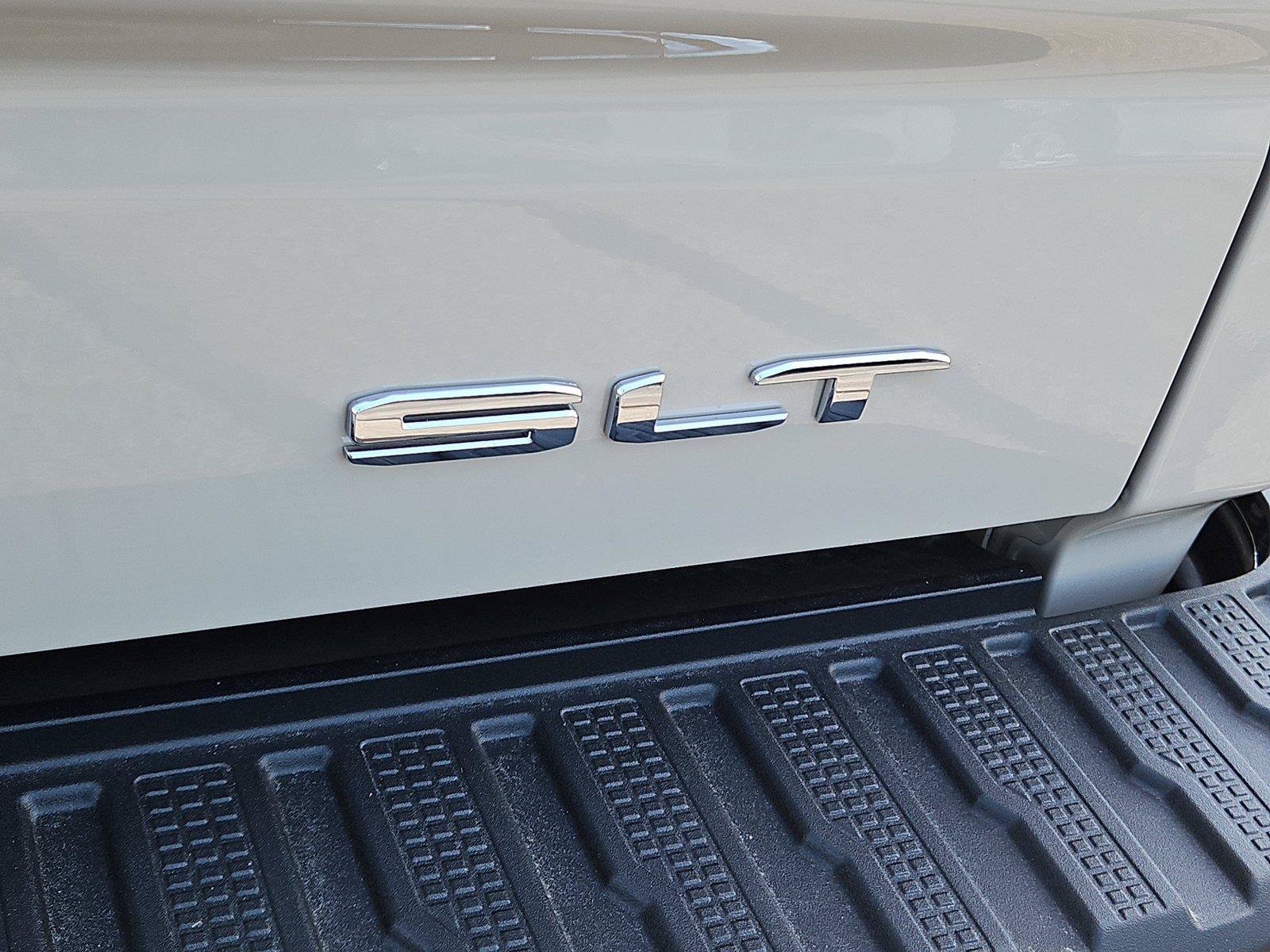 New 2026 GMC Sierra 1500 SLT w/ SLT Premium Plus Package AWD/4WD image 6