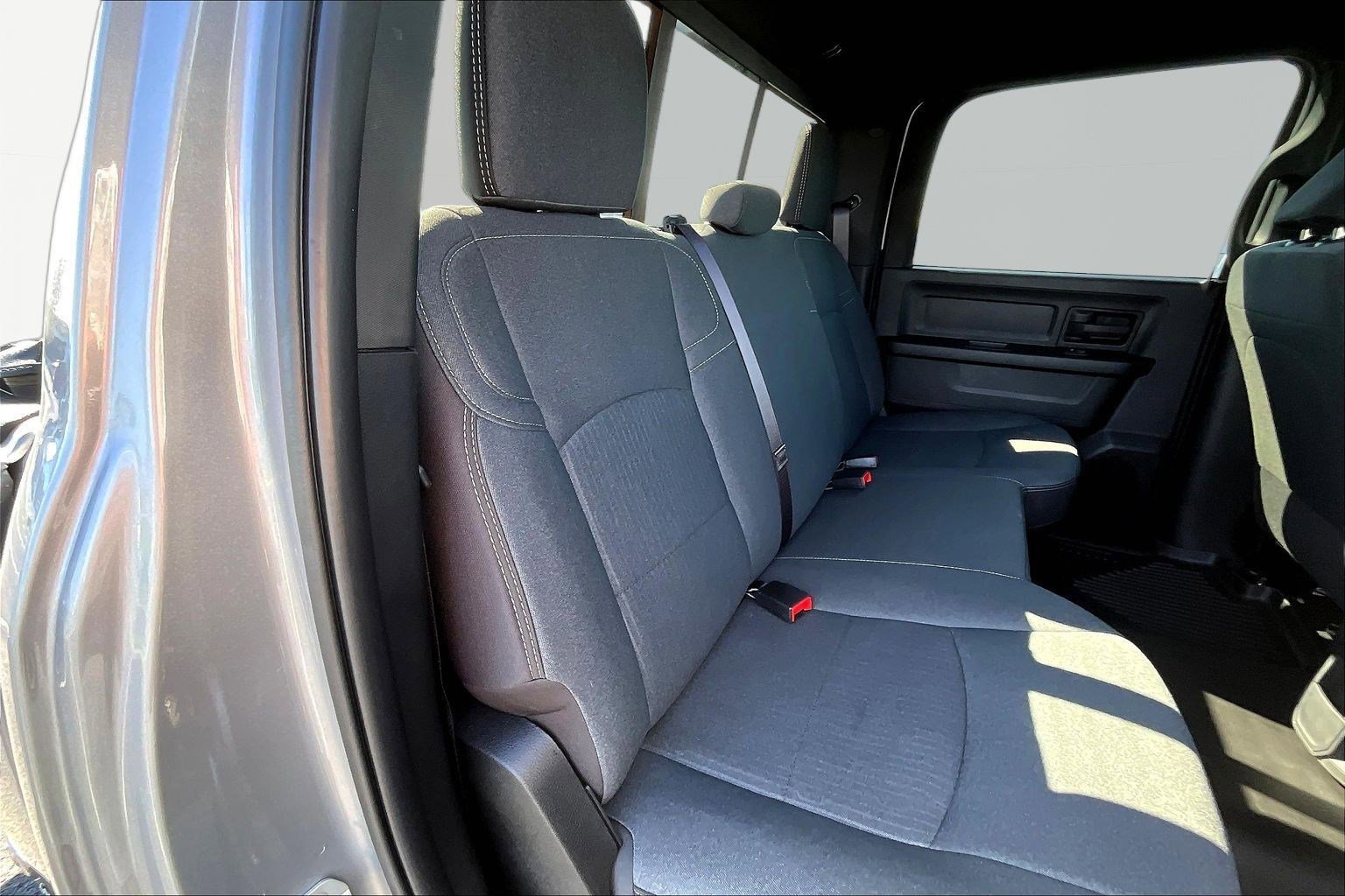 Used 2024 RAM 2500 Tradesman w/ Chrome Appearance Group image 25