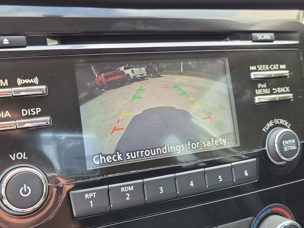 Used 2017 Nissan Rogue S image 29