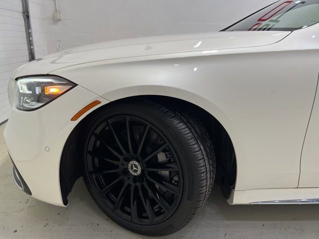 Used 2022 Mercedes-Benz S 500 4MATIC w/ AMG Line Package image 12