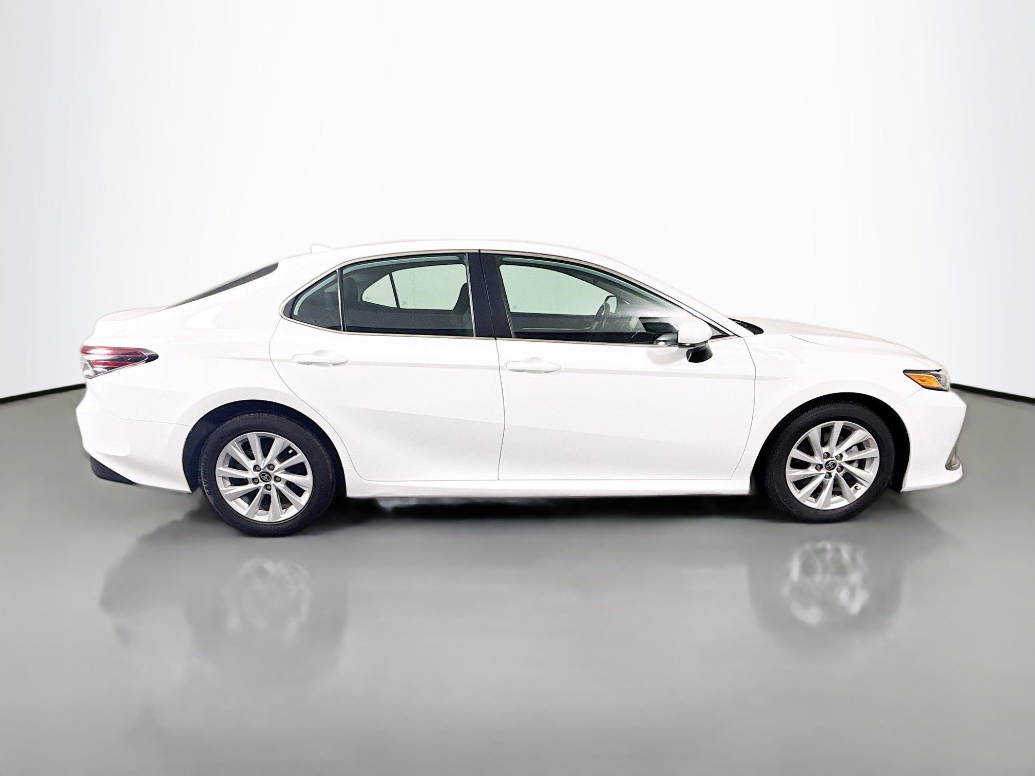 Used 2022 Toyota Camry LE image 11